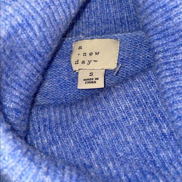 Cute soft light blue sweater💙 Very cute! - Picture 3 of 3